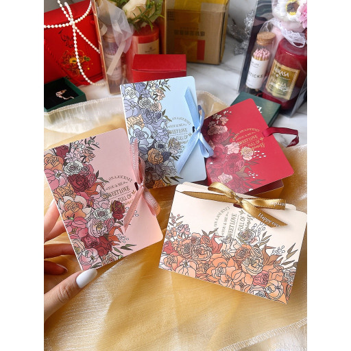 Hộp Đựng Quà Tặng thắt nơ họa tiết nổi dập ánh kim có thắt nơ kích thước 13x9x4,5cm