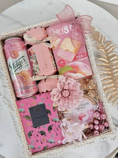 Giỏ Quà Tết Khay Gỗ Ren - Sự kết hợp tinh tế giữa chất liệu gỗ cao cấp và họa tiết ren sang trọng