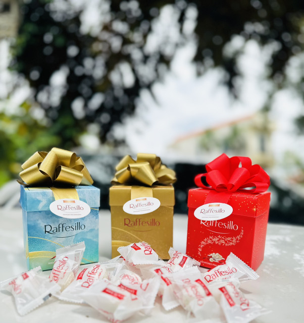 Kẹo Raffesillo nơ (bé) - Thùng 30 hộp