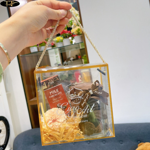 Hộp Mica Trong Suốt Viền Gold 14x14x7cm Nhiều Mẫu Đựng Bánh/Son/Quà Tặng Có Quai Xách