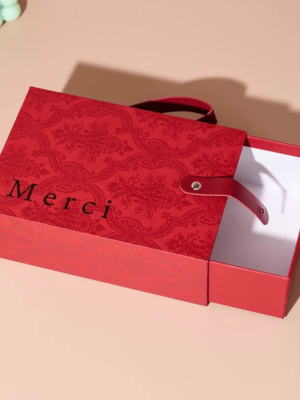 Hộp quà tặng Merci quai da form cứng sang trọng họa tiết phong cách Hoàng gia Pháp