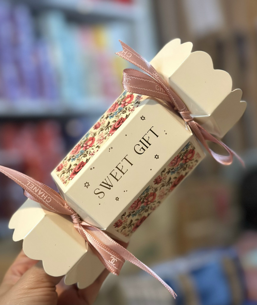 Vỏ kẹo nơ - Món quà nhỏ, ý nghĩa lớn