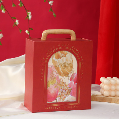 [21x19x8,5cm] Hộp đựng quà Tulip quai gỗ xinh xắn màu đỏ